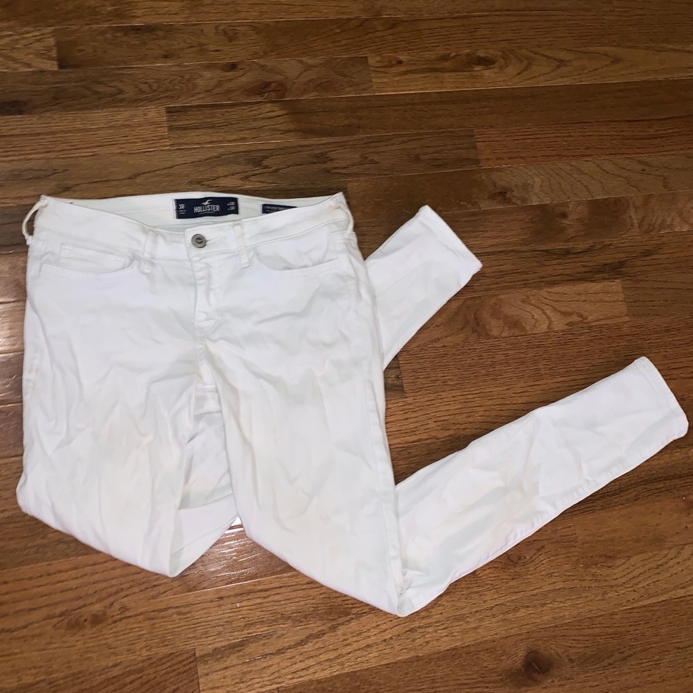 White hollister super skinny jeans